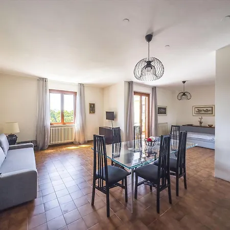 Apartamento 113 - Trilocale Molto Spazioso In Centro A Numana, Con Posto Auto In Garage Gratis Al White Club Fino Al 14-9 Esclusi Sab-dom *